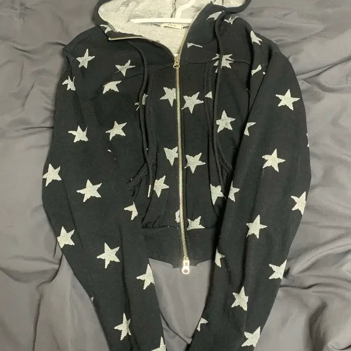 [BUNJANG] Mini Poe Aoki Star Zip-up Hoodie / 미니포에 아오키 별 집업 블랙 (사계절용)!