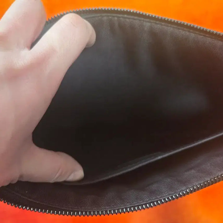 [BUNJANG] Louis Vuitton Virgil Abloh Chain Clutch / 루이비통 버질아블로 체인크러치