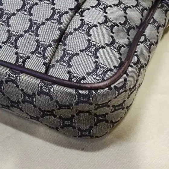 [BUNJANG] Celine Pocket Crossbody Bag / 셀린느 포켓 크로스백