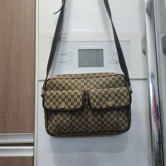 [BUNJANG] Celine Pocket Crossbody Bag / 셀린느 포켓 크로스백