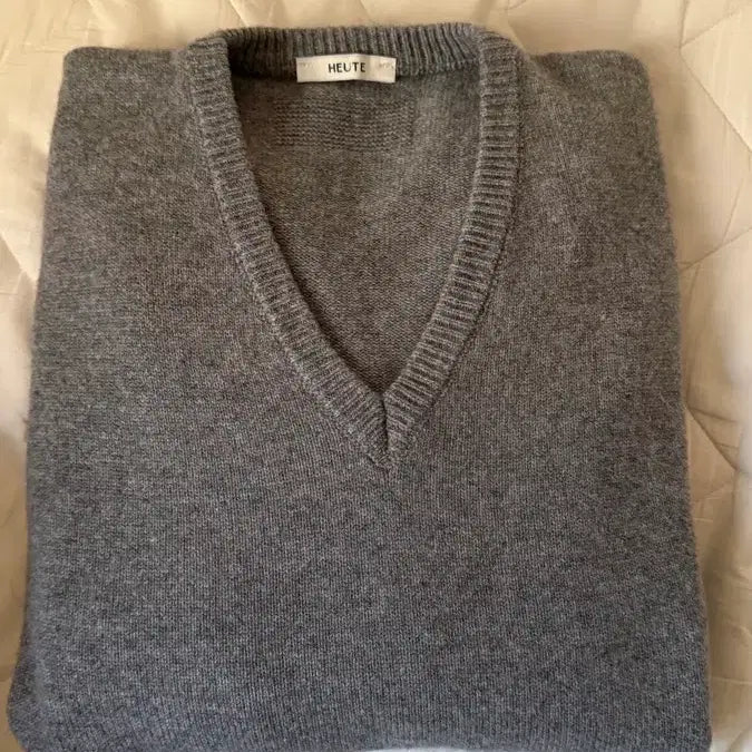 [BUNJANG] Hoite Cashmere Wool V-Neck Knit (M) / (M)호이테 브이넥 니트