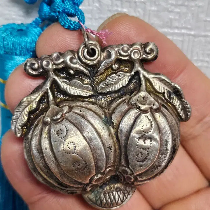 [BUNJANG] Antique Silver Bell Norigae with Sky Melon and Watermelon Motif / 옛날 은제 노리개?  하늘타리  방울노리개  수박 희귀노리개