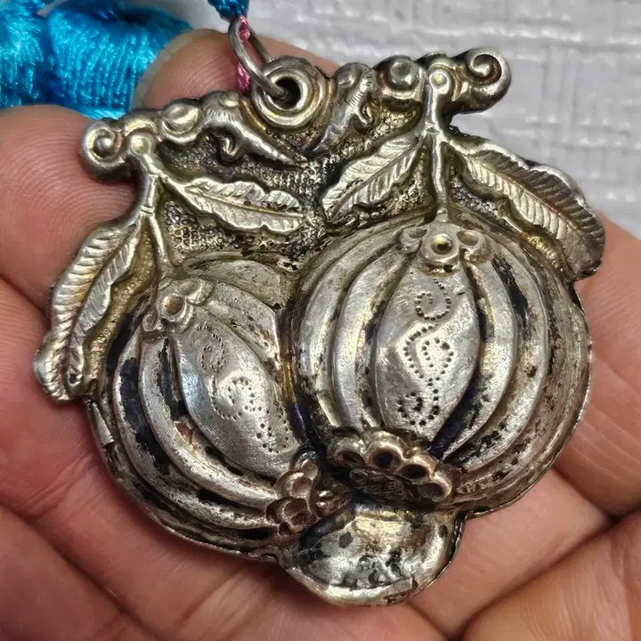 [BUNJANG] Antique Silver Bell Norigae with Sky Melon and Watermelon Motif / 옛날 은제 노리개?  하늘타리  방울노리개  수박 희귀노리개