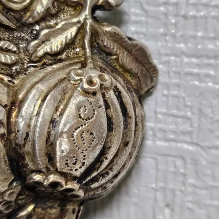 [BUNJANG] Antique Silver Bell Norigae with Sky Melon and Watermelon Motif / 옛날 은제 노리개?  하늘타리  방울노리개  수박 희귀노리개
