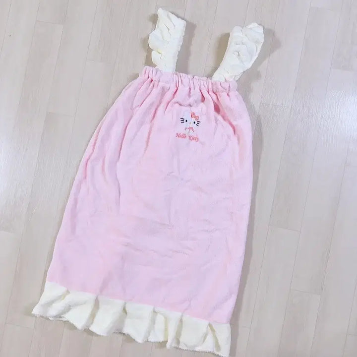 [BUNJANG] Hello Kitty Pink Shower Gown One-Piece Towel Dress / 헬로키티 핑크색 샤워 가운 원피스 / 타올원피스 / 새상품