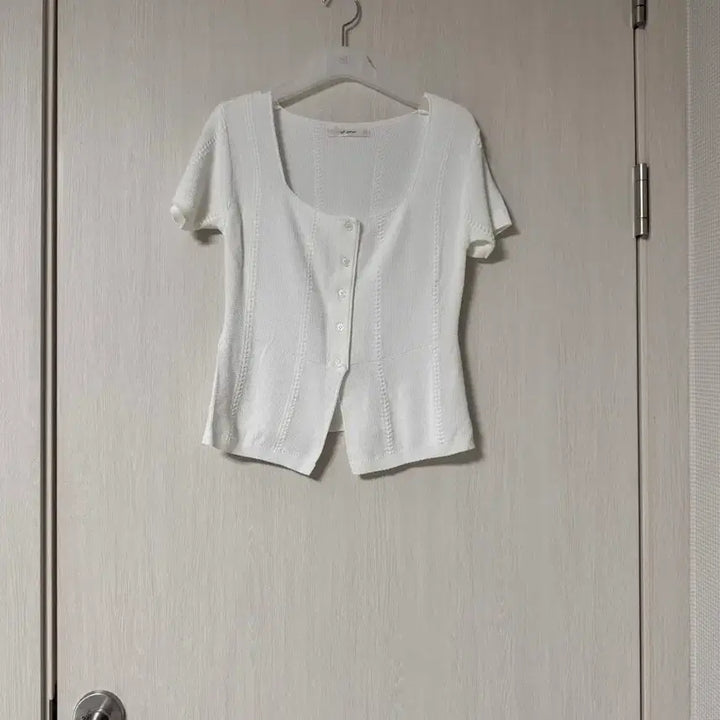 [SOLD OUT] 렌느 reine 화이트 가디건니트