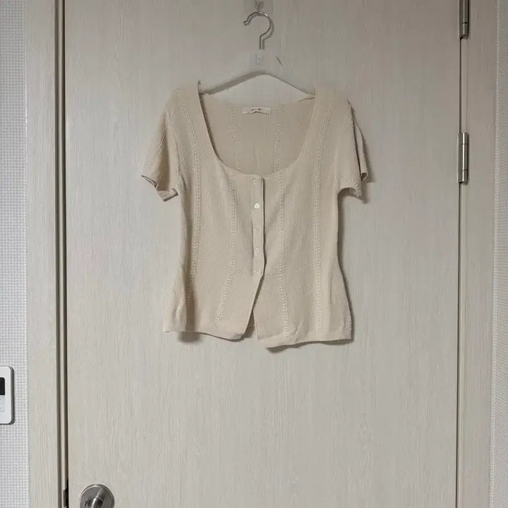 [BUNJANG] Reine Beige Cardigan Knit / 렌느 reine 베이지 가디건니트