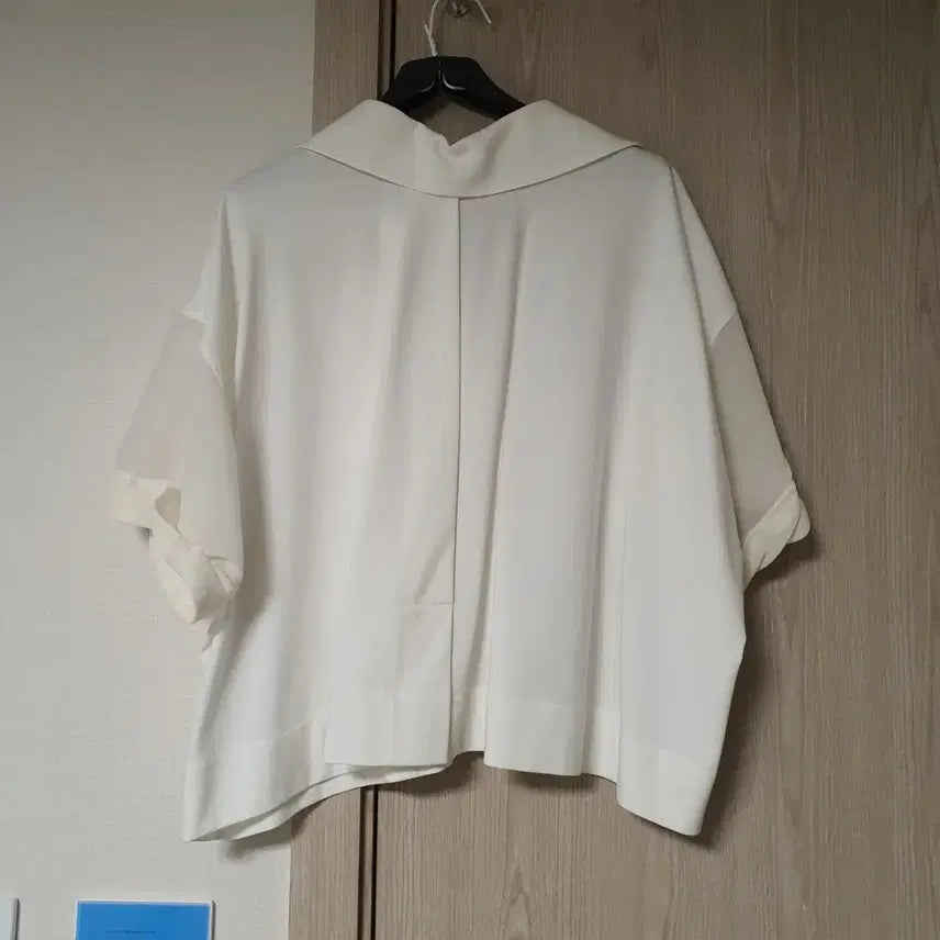 [BUNJANG] System White Loose-Fit Blouse / 시스템 반팔 블라우스
