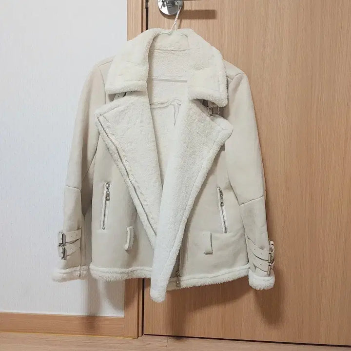 [BUNJANG] Suede Shearling Lined Cropped Jacket / 연베이지색 스웨이드 무스탕 부드러운 안감 털 여성 무스탕 여자 무스탕