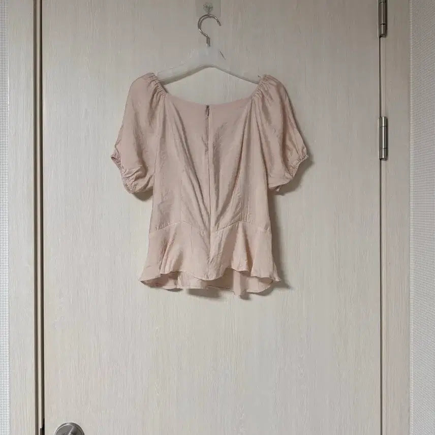 [BUNJANG] reine Silky Indie Pink Puff Peplum Blouse / 렌느 reine 실키 인디핑크 퍼프 랩 페플럼 블라우스 free
