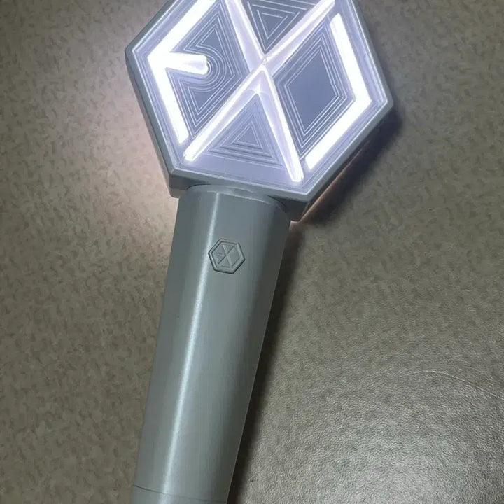 [BUNJANG] EXO Lumina Bong + Battery Pack / 엑소 응원봉 또리디봉, 배터리팩 양도