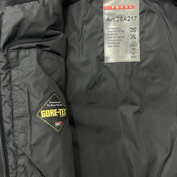 [BUNJANG] Prada Gore-Tex Real Fur Long Down Jacket (IT40) / 프라다 고어텍스 리얼퍼 블랙 롱패딩(IT40)