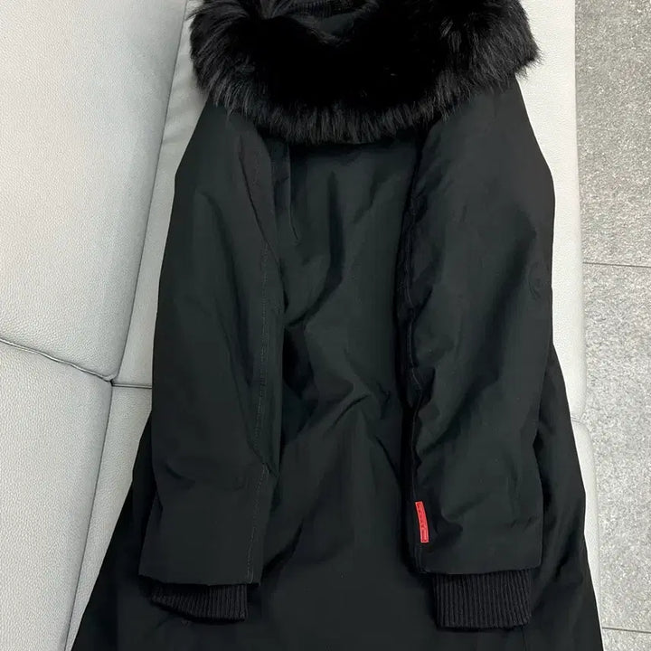 [BUNJANG] Prada Gore-Tex Real Fur Long Down Jacket (IT40) / 프라다 고어텍스 리얼퍼 블랙 롱패딩(IT40)