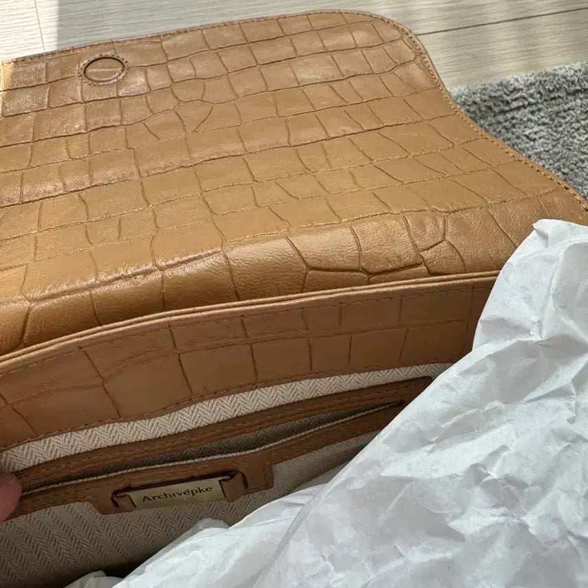 [BUNJANG] Archivepke Leather Handbag / 아카이브앱크 양가죽 핸드백