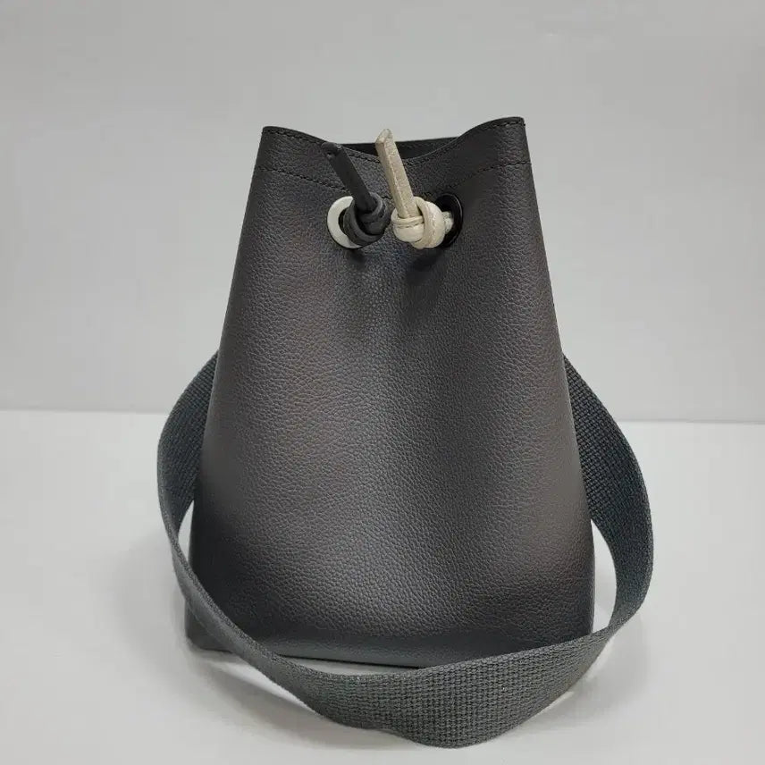 [BUNJANG] Bean Pole Ash New Forel Small Bucket Bag / BEAN POLE 빈폴 에쉬 뉴 포레 스몰 버킷백