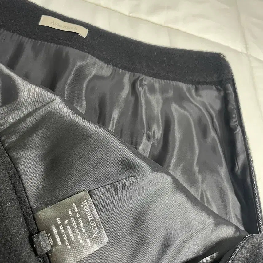 [BUNJANG] Abie Mua Black Wool Skirt / 아비에무아 블랙 울 스커트