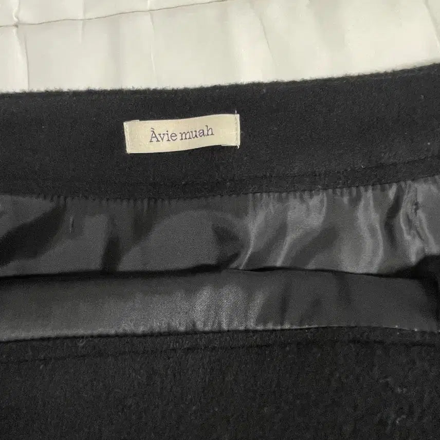 [BUNJANG] Abie Mua Black Wool Skirt / 아비에무아 블랙 울 스커트