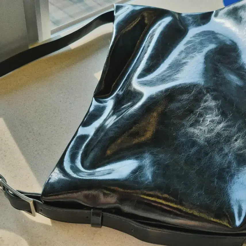 [BUNJANG] Marhen J Space Crossbody Bag / 마르헨제이 스페이스 크로스바디백