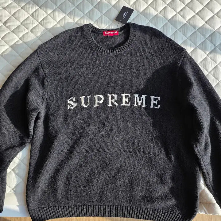 [BUNJANG] Supreme Contrast Logo Sweater Black - 25SS XL / 슈프림 콘트라스트 로고 스웨터 블랙 - 25SS XL