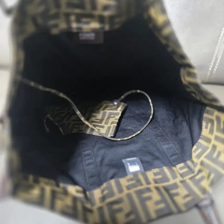 [BUNJANG] Fendi FF Zucca Vertical Bag / 펜디 남성 FF 주카 세로백