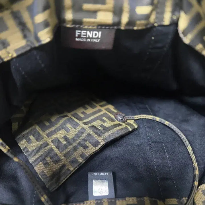 [BUNJANG] Fendi FF Zucca Vertical Bag / 펜디 남성 FF 주카 세로백
