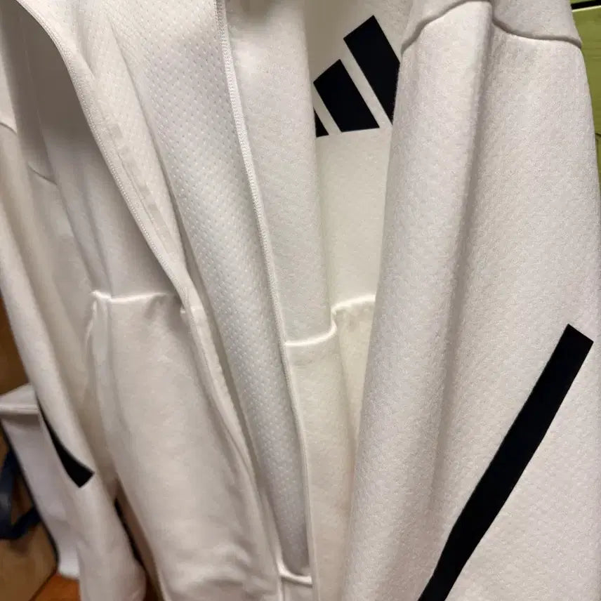 [BUNJANG] Adidas White Hoodie Zip-up (Size S) / 아디다스 화이트 후드집업 S