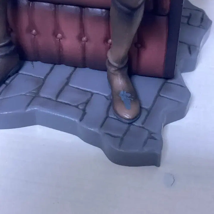 [BUNJANG] Attack on Titan Levi Sofa Statue Figure / 진격의 거인 리바이 고전쿠지 b상 소파 좌상피규어 제일복권 자유로의 진격