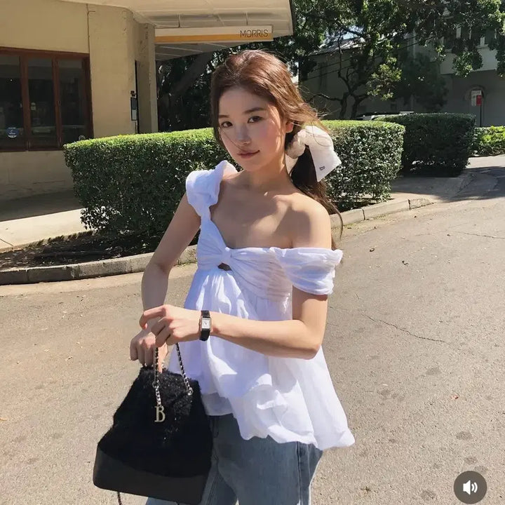 [BUNJANG] The Barnet Magnolia Off Shoulder Top White / 더바넷 Magnolia 오프숄더 탑 화이트 팝니다