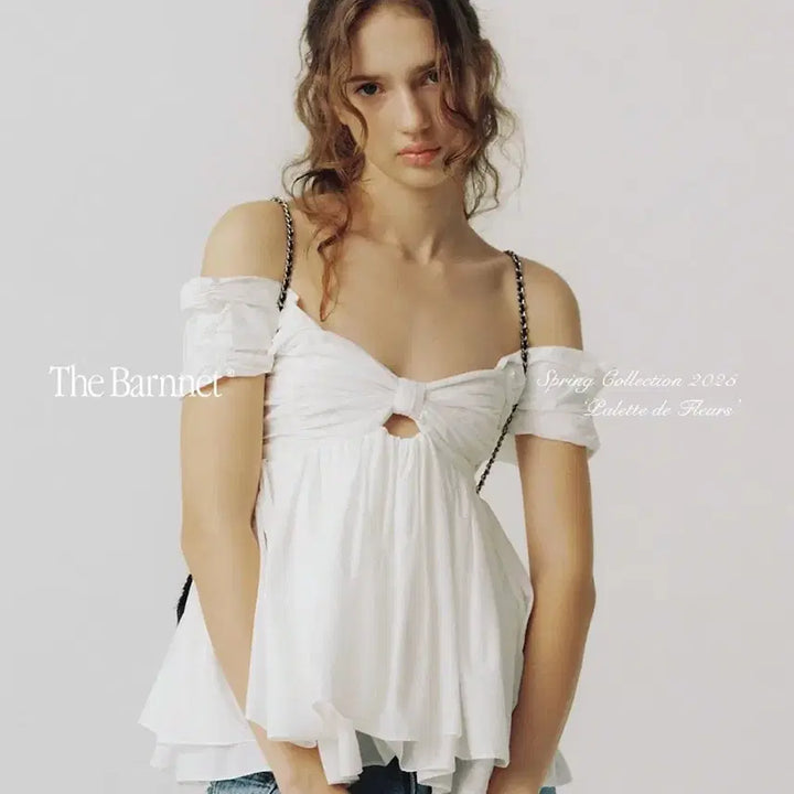 [BUNJANG] The Barnet Magnolia Off Shoulder Top White / 더바넷 Magnolia 오프숄더 탑 화이트 팝니다