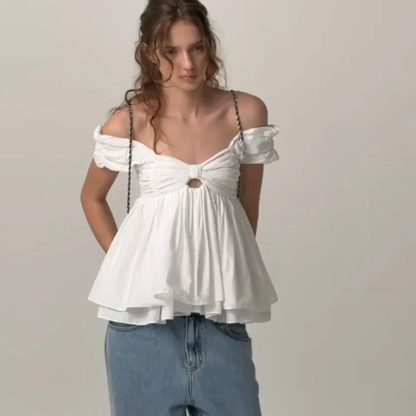 [BUNJANG] The Barnet Magnolia Off Shoulder Top White / 더바넷 Magnolia 오프숄더 탑 화이트 팝니다