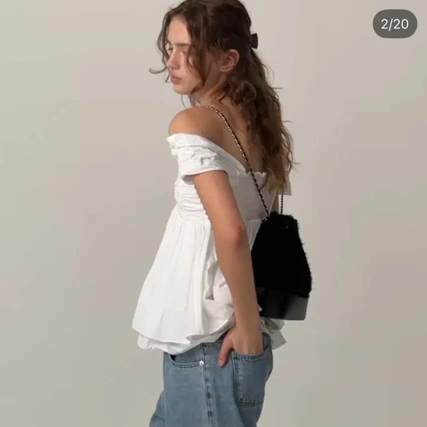 [BUNJANG] The Barnet Magnolia Off Shoulder Top White / 더바넷 Magnolia 오프숄더 탑 화이트 팝니다