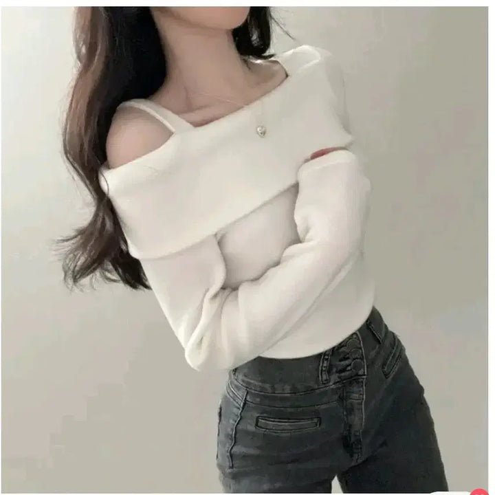 [BUNJANG] Ably Cozy Off-Shoulder Top / 에이블리 포근 언발 오프숄더