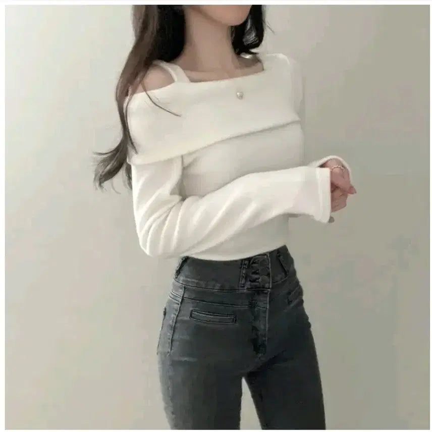 [BUNJANG] Ably Cozy Off-Shoulder Top / 에이블리 포근 언발 오프숄더