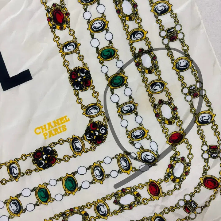 [BUNJANG] Chanel Chain Pattern Scarf / 샤넬 스카프 체인 패턴 아이보리