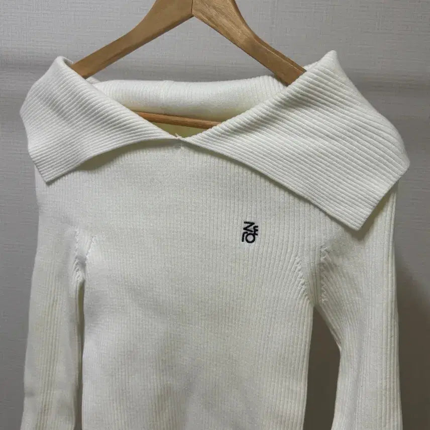 [BUNJANG] Zero Street Ivory Off-Shoulder Cape Sweater / 새상품 아이보리 제로스트릿 여성용 케이프 오프숄더 스웨터