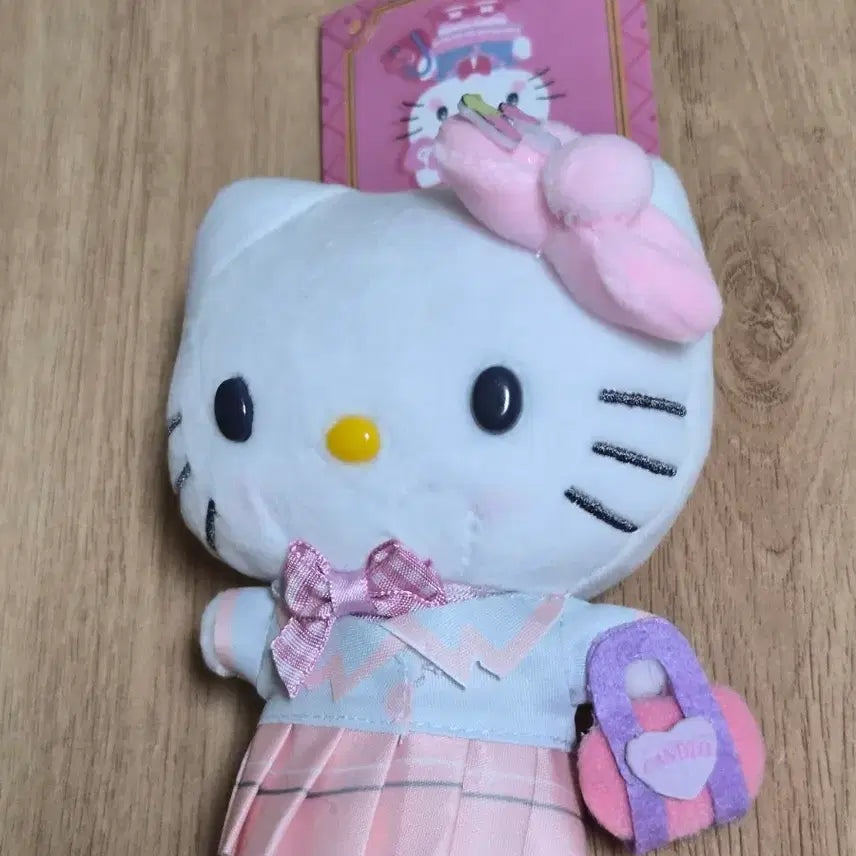 [BUNJANG] Sanrio Hello Kitty Kirameki School Mascot Keyring / 산리오 키티 하이틴 키라메키 스쿨 코갸루 교복 마스코트 키링