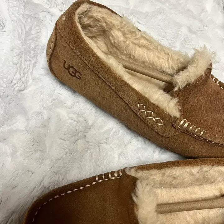 [BUNJANG] UGG Ansley Loafer Chestnut (230-235) / 어그 ugg 모카신 앤슬리 로퍼 채스트넛 (230-235)