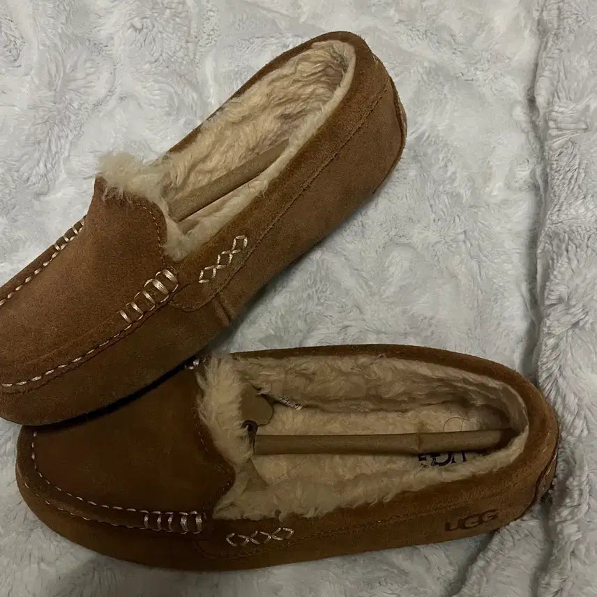 [BUNJANG] UGG Ansley Loafer Chestnut (230-235) / 어그 ugg 모카신 앤슬리 로퍼 채스트넛 (230-235)