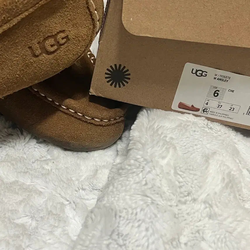 [BUNJANG] UGG Ansley Loafer Chestnut (230-235) / 어그 ugg 모카신 앤슬리 로퍼 채스트넛 (230-235)