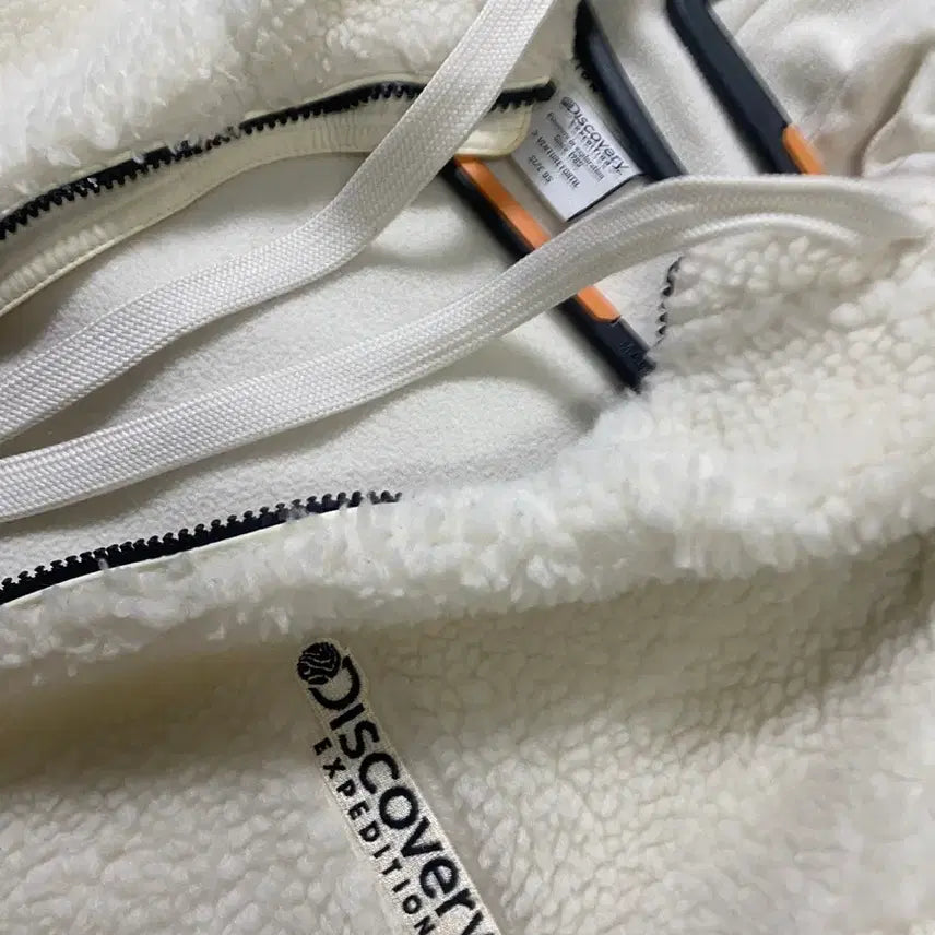 [BUNJANG] Discovery Ivory Fleece / 디스커버리 뽀글이 후리스 아이보리