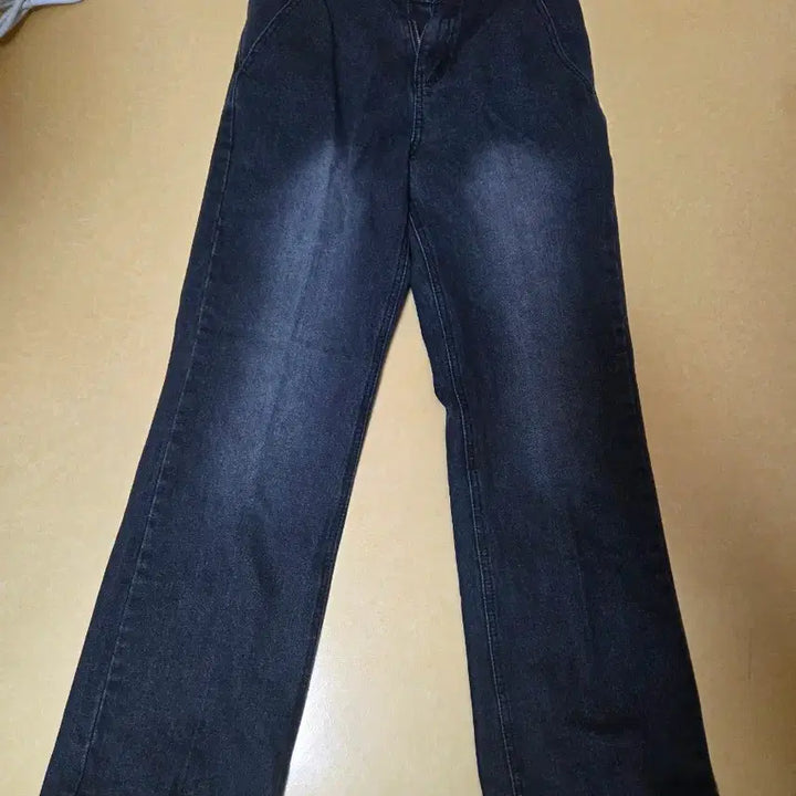 [SOLD OUT] 데케트 세미 플레어 데님 블랙 28