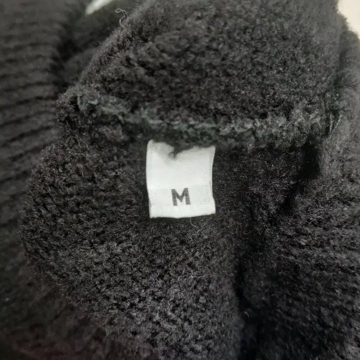 [BUNJANG] BTS Unisex Wool Big Heart Knit Sweater M / [정품 파격가] 아미 남성 여성공용 울 100% 빅하트 니트 M 사이즈