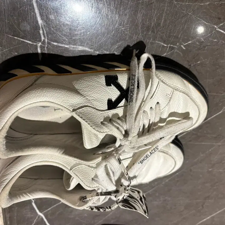 [BUNJANG] Off-White Sneakers (White, Size 41) / 오프화이트 스니커즈 화이트 41사이즈