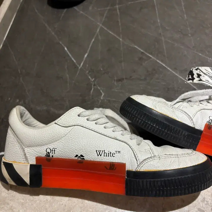 [BUNJANG] Off-White Sneakers (White, Size 41) / 오프화이트 스니커즈 화이트 41사이즈