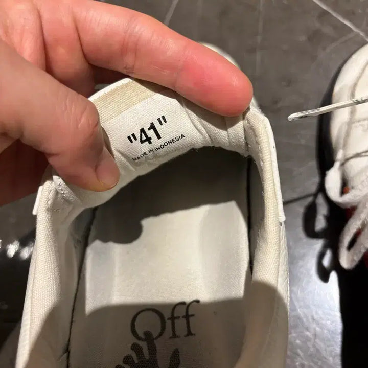 [BUNJANG] Off-White Sneakers (White, Size 41) / 오프화이트 스니커즈 화이트 41사이즈