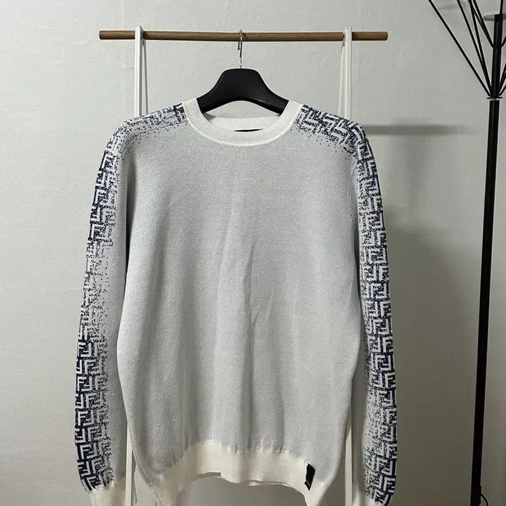 [BUNJANG] Fendi FF Side Line Gradient Knit / [백화점판,영수증]펜디 FF 사이드 라인 그라데이션 니트