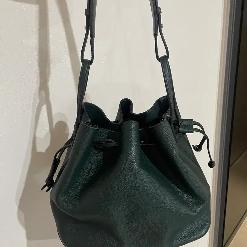 [BUNJANG] rosa.k Melrose Drawstring Bucket Bag / rosa.k 로사케이 멜로즈 드로우스트링 버킷백 숄더백 복조리백 다크그린