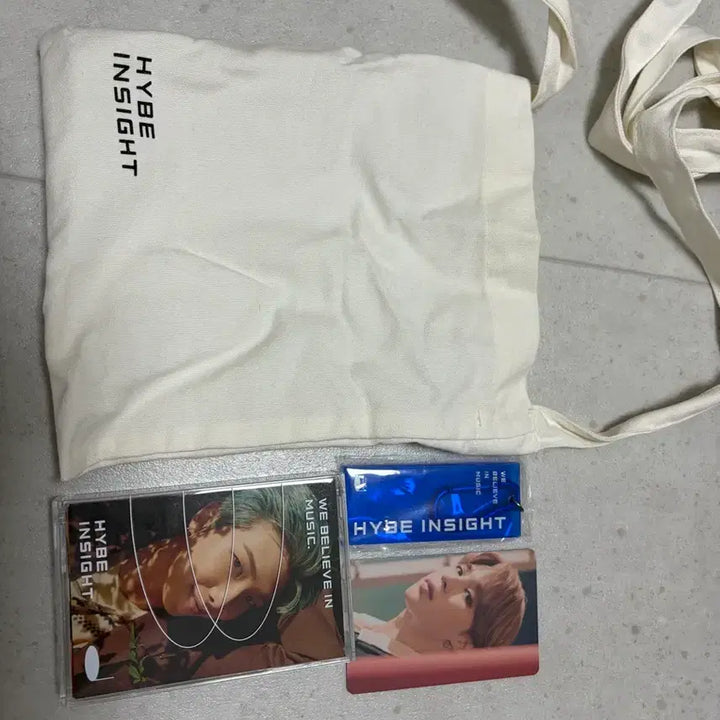 [BUNJANG] HYBE INSIGHT Goods Photocard / 하이브 인사이트 굿즈