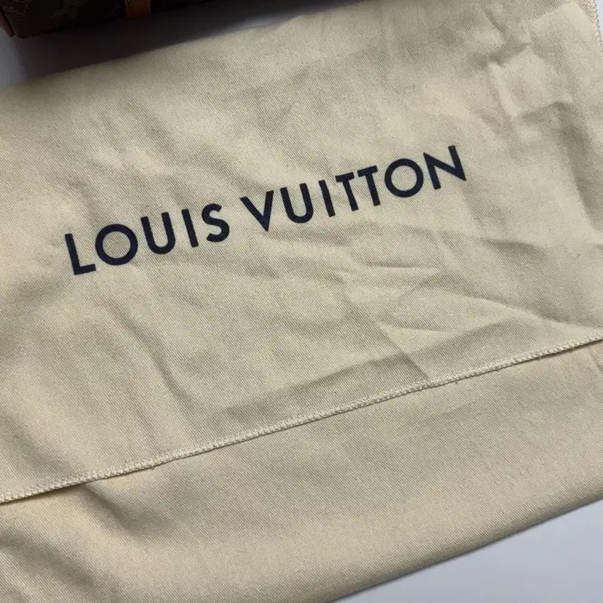 [BUNJANG] Louis Vuitton Pavilion Small 26 / 루이비통 파빌론 스몰 26