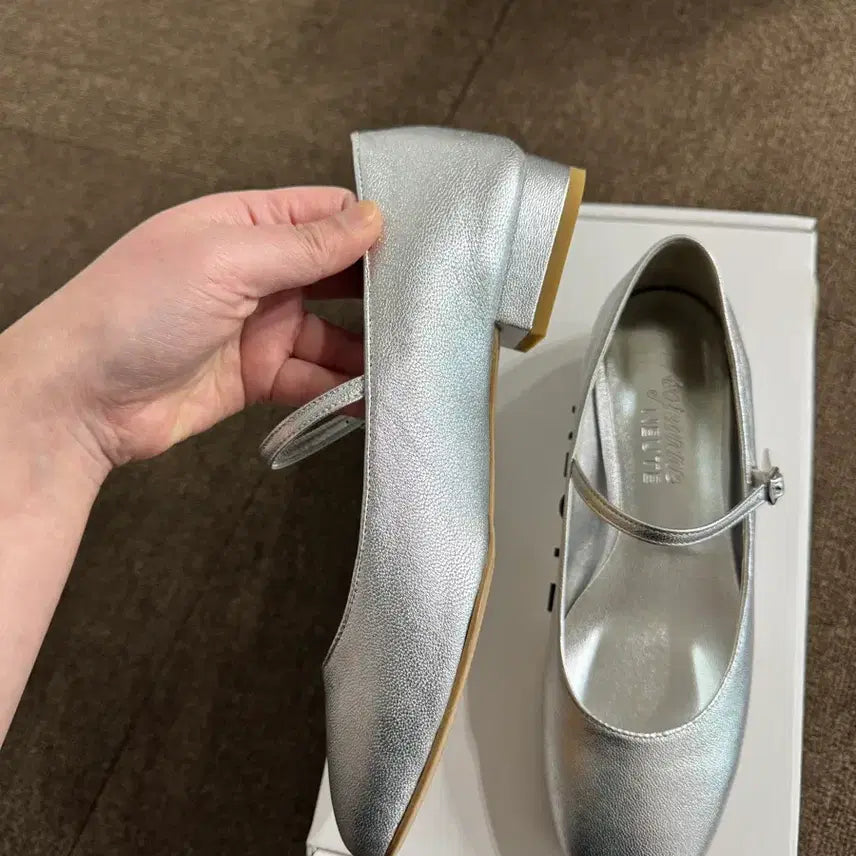 [BUNJANG] Nuth Sojan Mary Jane Flat Shoes Silver / 누트 소쟌 메리제인 실버